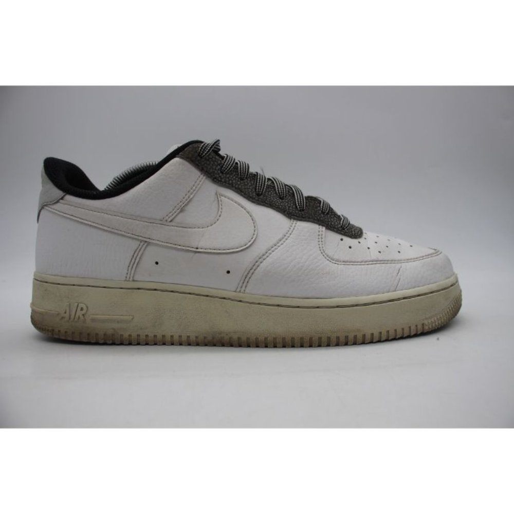 Nike Air Force 1 '07 LV8 Men's Size 10.5 White Grey Sneakers CK4363-100 Suede - Picture 1 of 10
